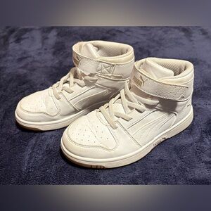 GIRLS' PUMA REBOUND LAYUP SHINE BRIGHT SNEAKERS